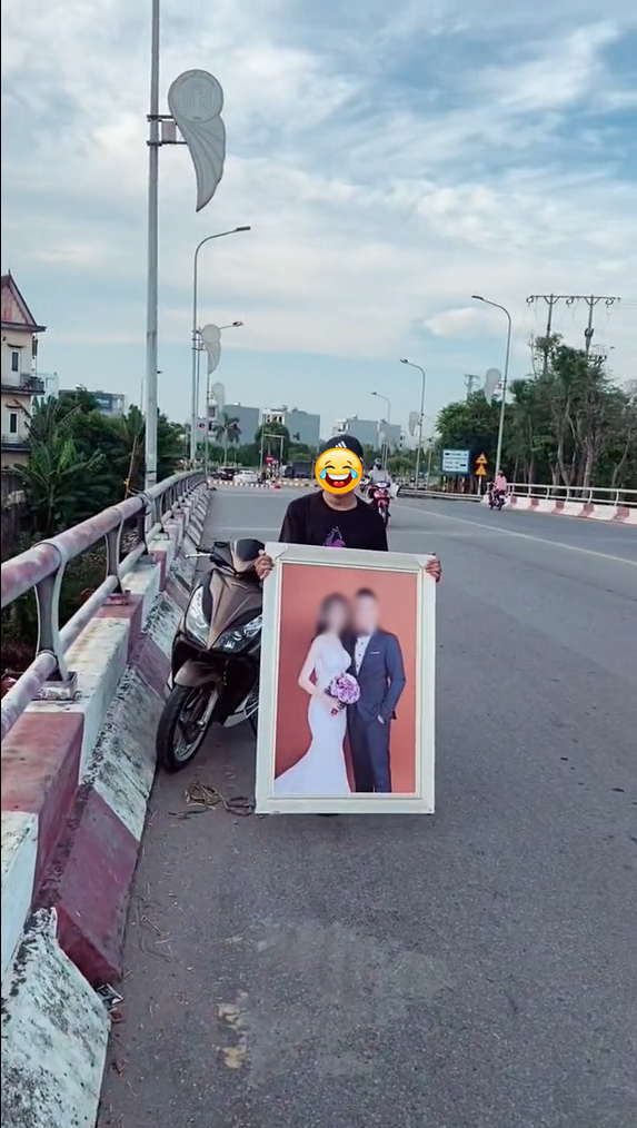 Từ trước đến nay, những vụ việc như vứt ảnh cưới đều tạo ra làn sóng tranh cãi không nhỏ trên mạng xã hội.