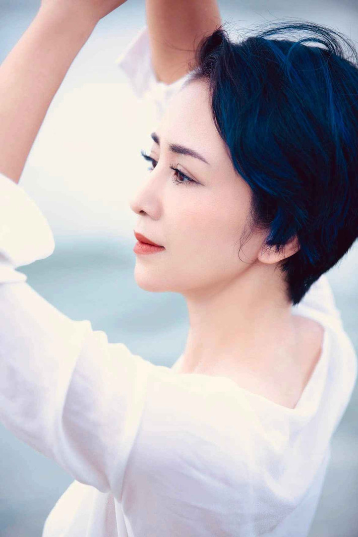 Ở tuổi 43, hiện tại Nguyễn Thúy Hiền chọn cuộc sống làm mẹ đơn thân vui vẻ, yêu đời.