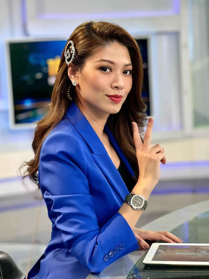 Ngay khi bài viết được đăng tải, nhiều bạn bè thân thiết cũng như người hâm mộ đều dành lời khen ngợi cho vẻ đẹp không chỉ từ dung mạo mà còn từ tấm lòng của mỹ nhân Bản tin Tài chính Kinh doanh.