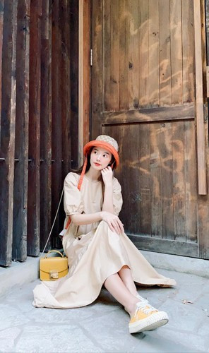 Midu được biết đến là một trong những nữ diễn viên nổi tiếng của showbiz, bên cạnh đó cô nàng cũng có sự nghiệp kinh doanh vô cùng "máu mặt", đặc biệt là trong lĩnh vực bất động sản.