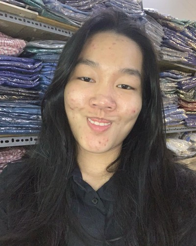 Trước phản ứng trái chiều về bộ lông nách rập rạp, Lê Thụy đã lên tiếng đáp trả. Cô cho biết không quan tâm đến những lời bàn ra tán vào của mọi người.
