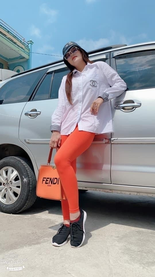Là thí sinh đạt giải cao nhất trong cuộc thi nhưng Ngân Thảo không dấn thân vào Showbiz mà lựa chọn quay về với đam mê kinh doanh. Đáng nói, dù chuyển hướng sang con đường khác nhưng “Thánh Sún” vẫn nhận được nhiều sự quan tâm và theo dõi của mọi người.