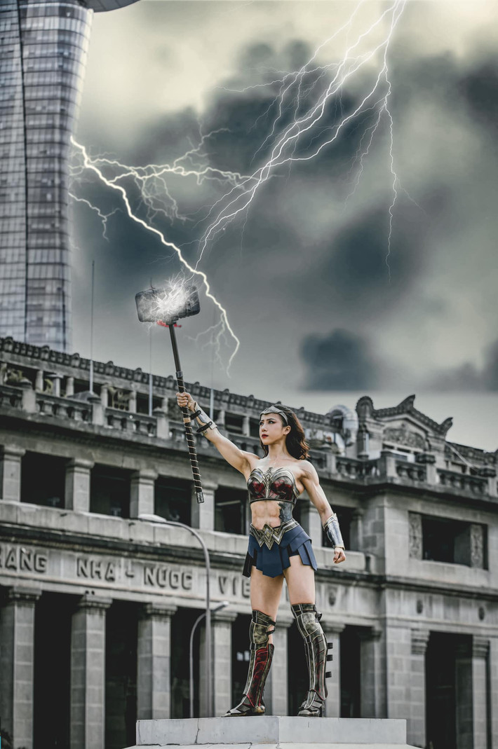 Nhờ tập gym, cô đã biến thân hình cò hương trở nên săn chắc, cường tráng như nữ chiến binh. Những khối cơ chắc khoẻ, vạm vỡ mà Nguyên Thi khiến cánh mày râu vừa sợ vừa mê.