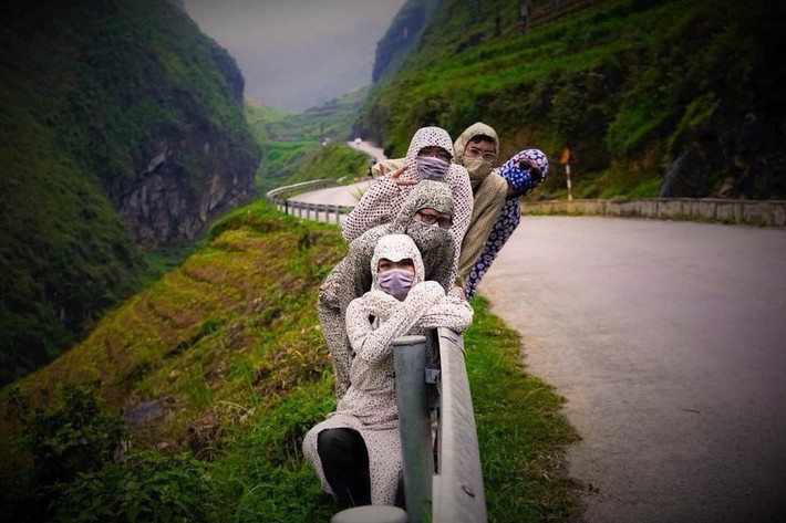 PnP Band thường xuyên biểu diễn tại các phòng trà, quán cà phê, sự kiện tại Hà Nội và phát hành sản phẩm online.