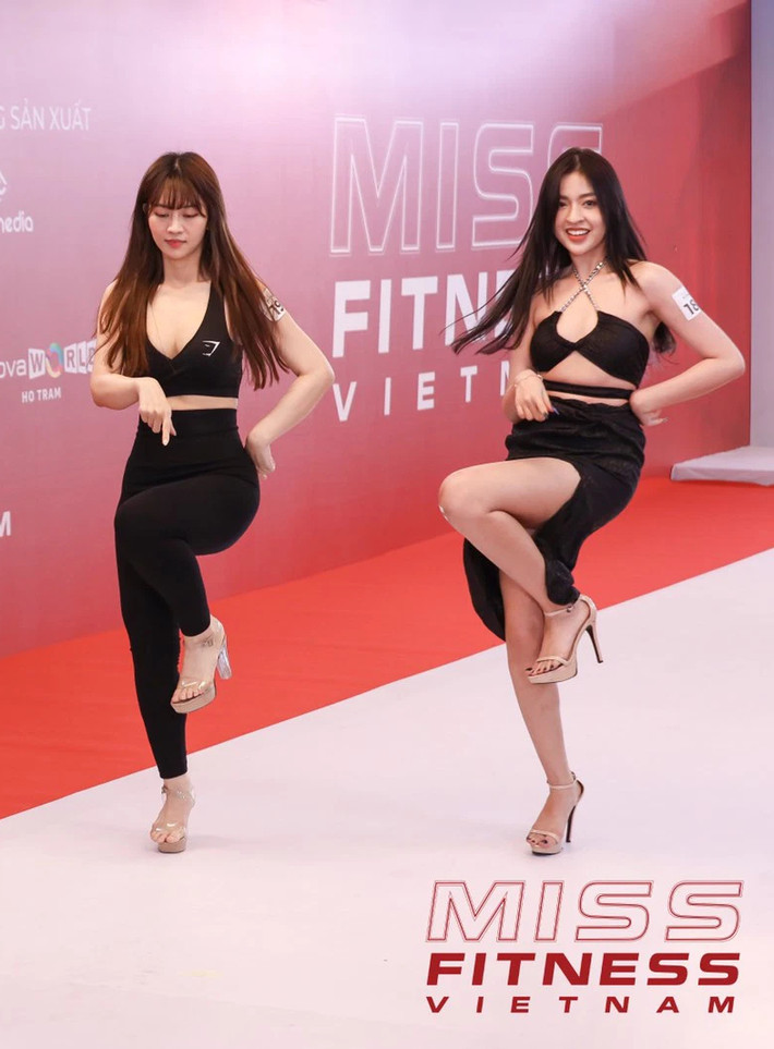 Người khơi mào cho màn “sân si” này chính là hot girl “trứng rán cần mỡ”, Trần Thanh Tâm cho biết “"Em là người trầm tính hơn chị Bống. Khi trải qua vòng đầu tiên, em có lên mạng xã hội xem bình luận của mọi người thì thấy mọi người khá thiên về sự tích cực của chị Lê Xuân Anh (tên thật của Lê Bống) tại vì em trầm hơn".