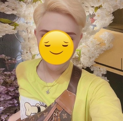 Theo tìm hiểu, trợ lý đắc lực của hot girl Trang Nemo Q. quê tại Cà Mau, từng theo học tại trường ĐH Tôn Đức Thắng, Khoa Quản trị Du lịch.