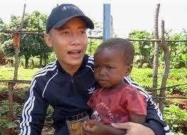 "Thì dù sao đây cũng là món không phải ai cũng ăn được. Ngay cả người Việt mình cũng thế, ai ăn được thì khen ngon còn không ăn được thì ghét món này lắm" - Quang Linh chia sẻ.