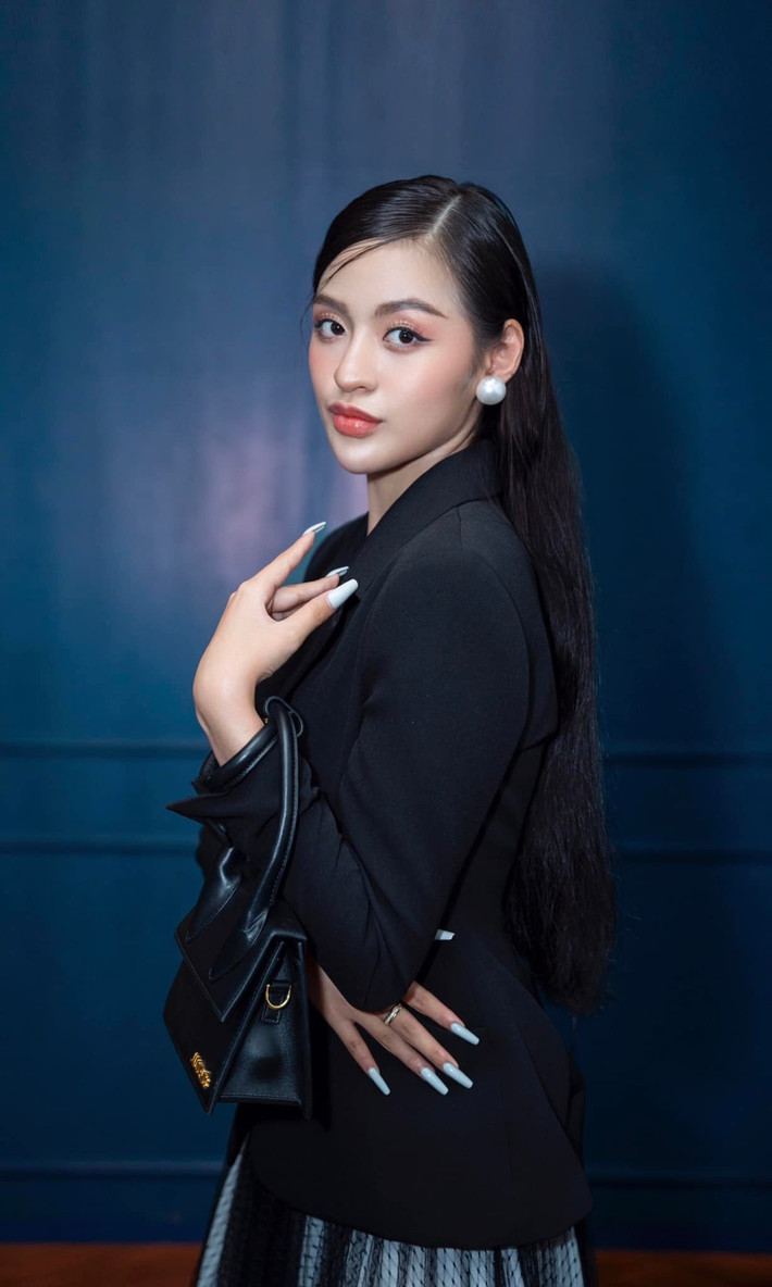 Trần Thanh Tâm sinh năm 2000, từng theo học ngành dược sĩ tại trường Đại học Hồng Bàng TP HCM.