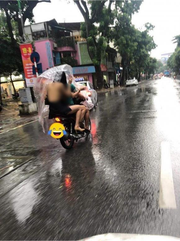 Hiện đoạn clip vẫn đang nhận được sự quan tâm, bàn tán xôn xao của cư dân mạng.