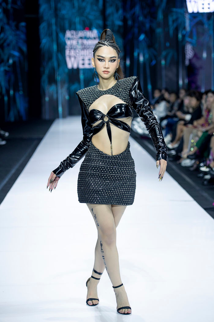 Lê Bống (tên thật là Lê Xuân Anh) là hot girl nổi tiếng trong cộng đồng giới trẻ với gương mặt khả ái, vóc dáng gợi cảm cùng phong cách thời trang quyến rũ.
