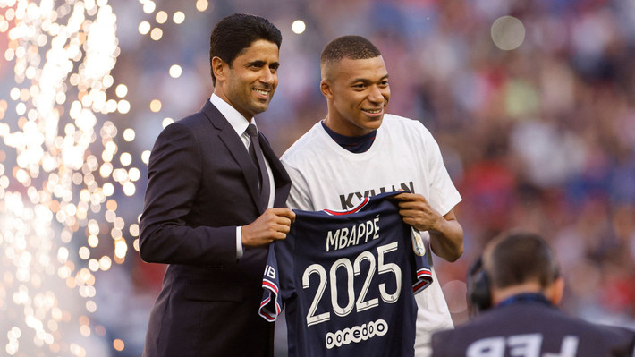 Khi gia hạn hợp đồng với PSG, Kylian Mbappe nhận lương 1,2 triệu euro/tuần (tương đương 30 tỷ đồng/tuần). Ảnh: Sky News