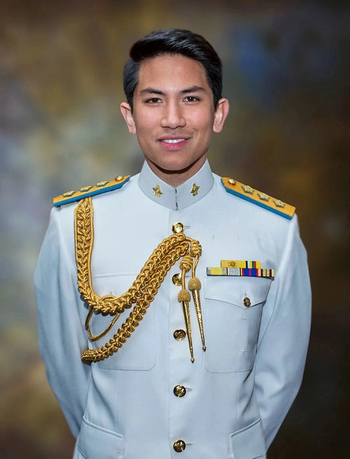 Mateen là vị hoàng tử đứng thứ 6 trong danh sách kế vị Quốc vương Brunei. Ước tính khối tài sản mà Mateen được thừa hưởng từ cha của mình có thể lên đến 20 tỷ USD. Ảnh: BI