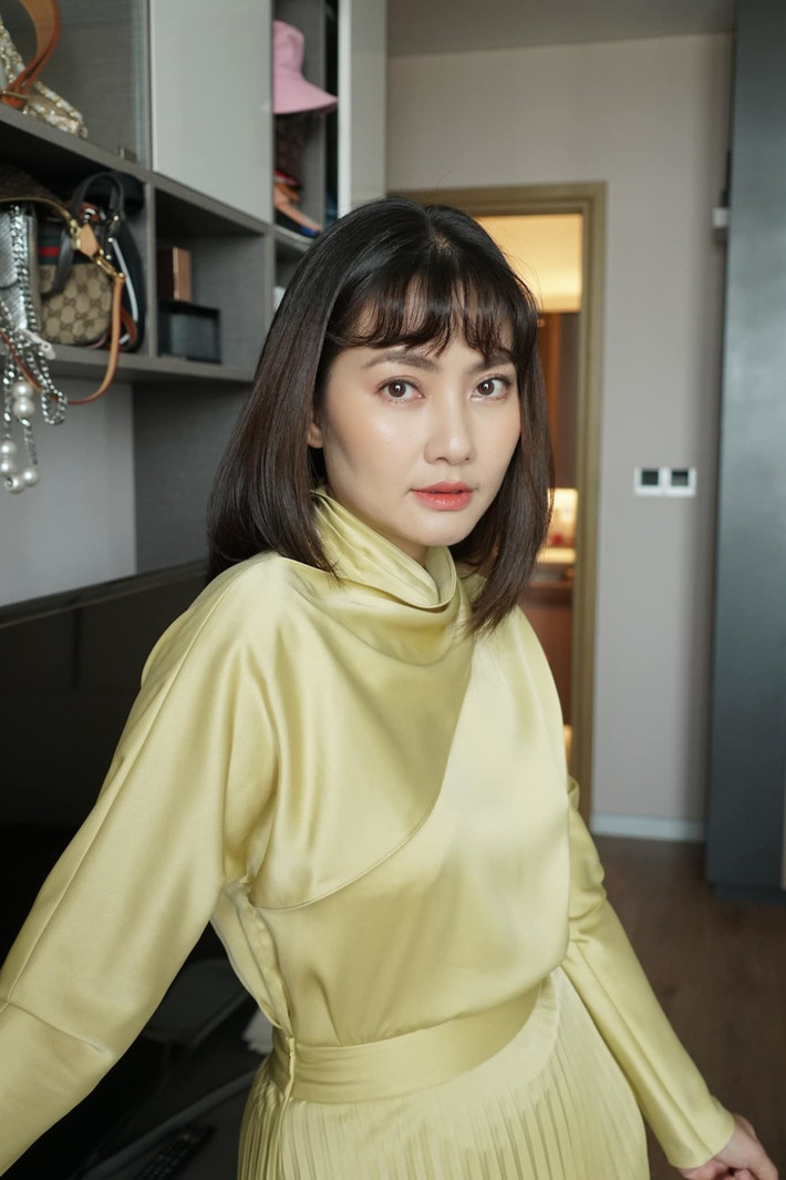 Sau khi chia tay chồng cũ, nữ diễn viên Ngọc Lan cùng con chuyển đến sống trong một căn hộ hạng sang.