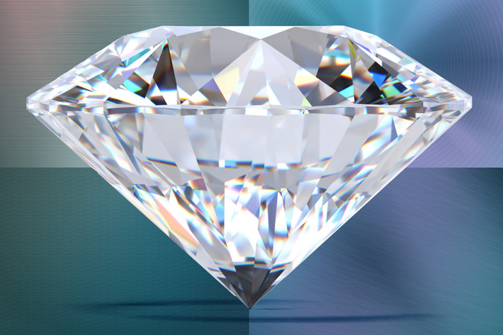 Theo trang Brilliantearth, kim cương là loại đá tự nhiên cứng nhất trên trái đất được hình thành tự nhiên từ nhiệt độ và áp suất khắc nghiệt bên dưới lớp vỏ Trái đất. Ảnh: MIT News