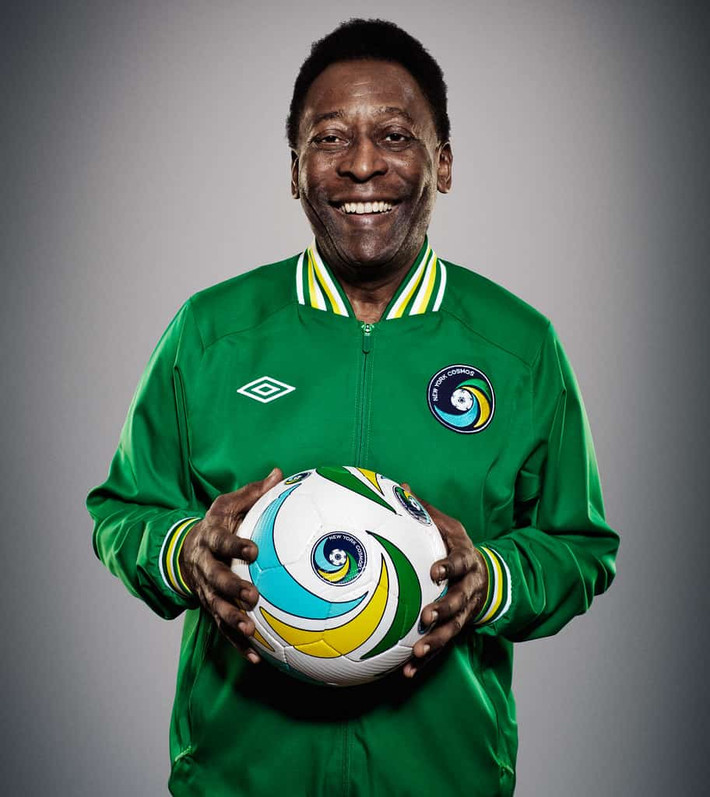 Từ 1975 – 1977 khi chơi cho CLB New York Cosmos của Mỹ, lương Pele được trả là 6 triệu USD (hơn 141 tỷ đồng theo tỷ giá hiện tại). Ảnh: Genius Celebs