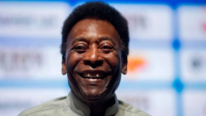 Ngoài mức lương từ sân cỏ, theo tờ Sportcasting, "vua bóng đá" Pele còn kiếm được 14 triệu USD từ các hợp đồng quảng cáo. Ảnh: FirstSportz