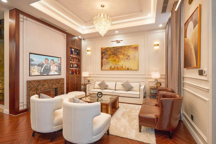 Theo những hình ảnh được tiết lộ, căn nhà có phong cách kiến trúc Indochine kết hợp với Art Deco.