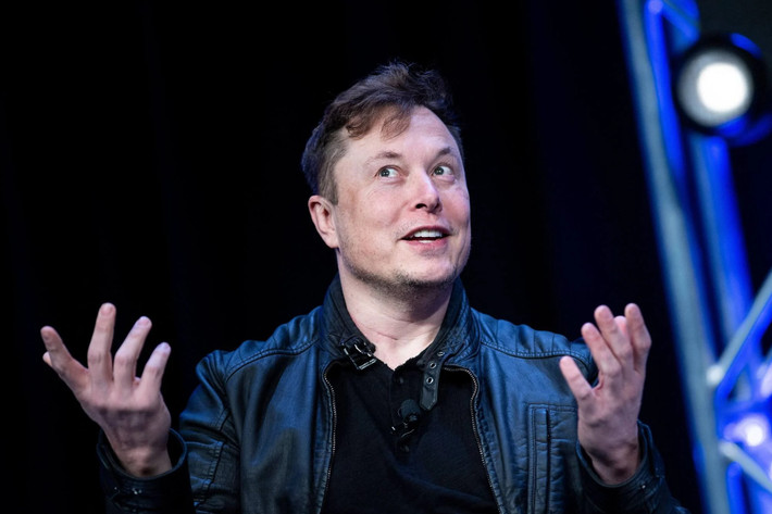 Trong năm qua, Giám đốc điều hành Tesla - Elon Musk mất tới 66,4 tỷ USD. Elon Musk từng khiến thị trường xôn xao khi thông tin về việc mua lại Twitter nhưng sau đó đã thay đổi ý định. Việc mua lại đã khiến giá trị tài sản ròng của Musk giảm 9 tỷ USD.