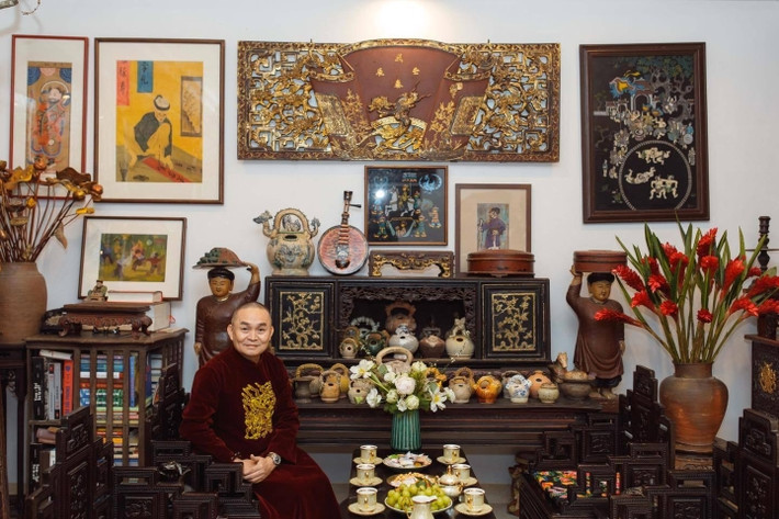 Ngôi nhà của nam nghệ sĩ nằm ở phố Hàng Bông, một trong những con phố đắt đỏ nhất Hà Nội.