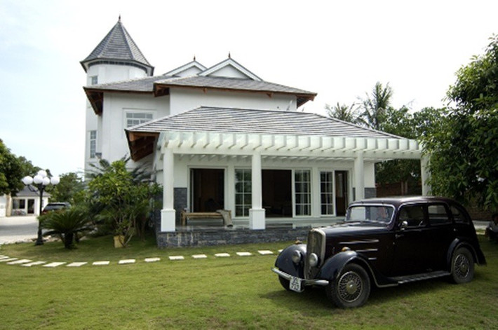 Năm 2014, một căn biệt thự theo phong cách Châu Âu của một đại gia Thanh Hoá khác cũng khiến mọi người trầm trồ. Ảnh: TTVN