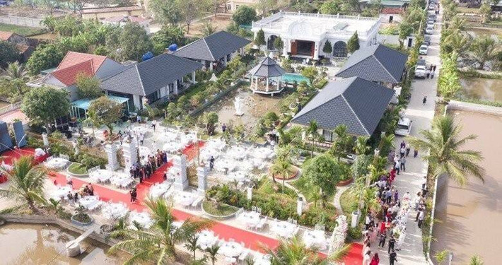 Gần đây nhất, cộng đồng mạng không khỏi xôn xao trước hình ảnh của một khu biệt thự nhà vườn rộng lớn tại huyện Nga Sơn (Thanh Hóa). Ảnh: Facebook