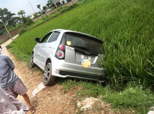 Nghiêng.