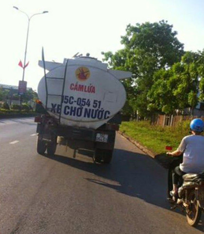Cấm lửa cho xe chở nước.