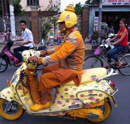 Khi màu vàng cam lên ngôi.