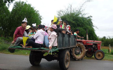 Chở cả tiểu đội.