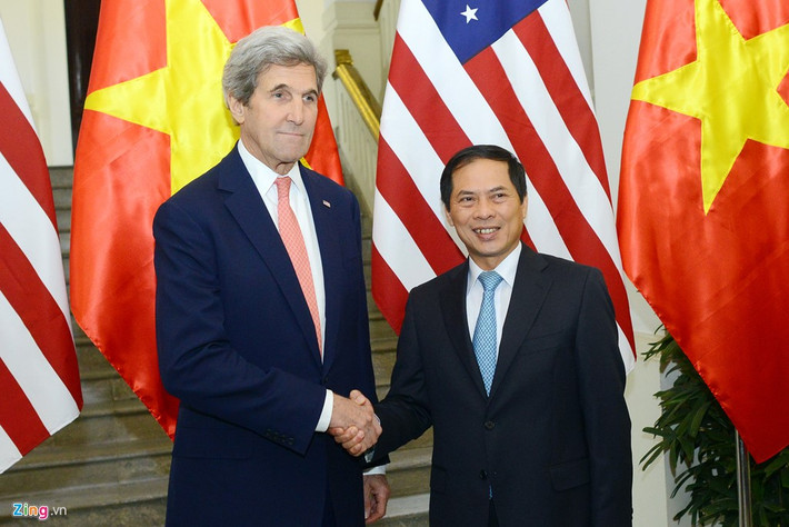 Đây là chuyến thăm chính thức lần thứ 3 của ông Kerry đến Việt Nam trên cương vị ngoại trưởng Mỹ sau các chuyến thăm tháng 12/2013 và tháng 5/2016. Ảnh: Zing.