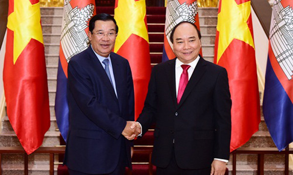Sáng 20/12/2016, tại Phủ Chủ tịch, Thủ tướng Nguyễn Xuân Phúc đã chủ trì Lễ đón trọng thể Thủ tướng Campuchia Hun Sen thăm chính thức Việt Nam trong hai ngày. Ảnh: Vnexpress.