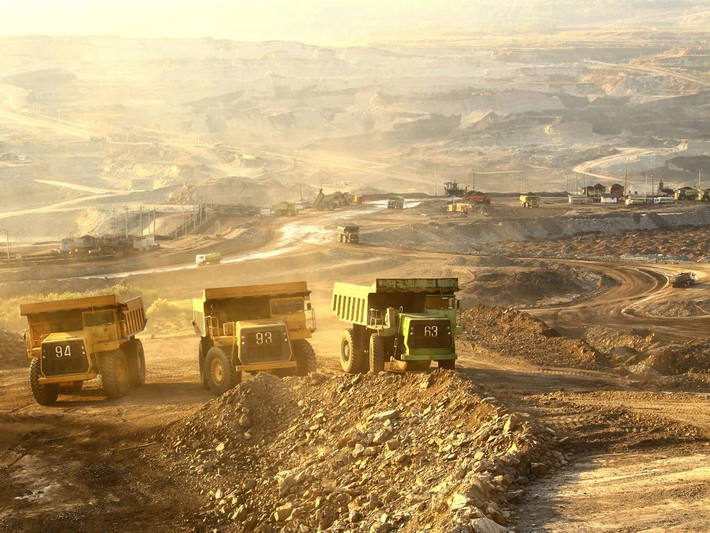 Sản lượng vàng năm 2023 của Kazakhstan là 130 tấn, tăng nhiều so với mức 69 tấn được sản xuất vào năm 2016. Hoạt động khai thác vàng lớn nhất của Kazakhstan là mỏ Altyntau Kokshetau, thuộc sở hữu của công ty khai thác mỏ khổng lồ Glencore. Ảnh: Strategeast