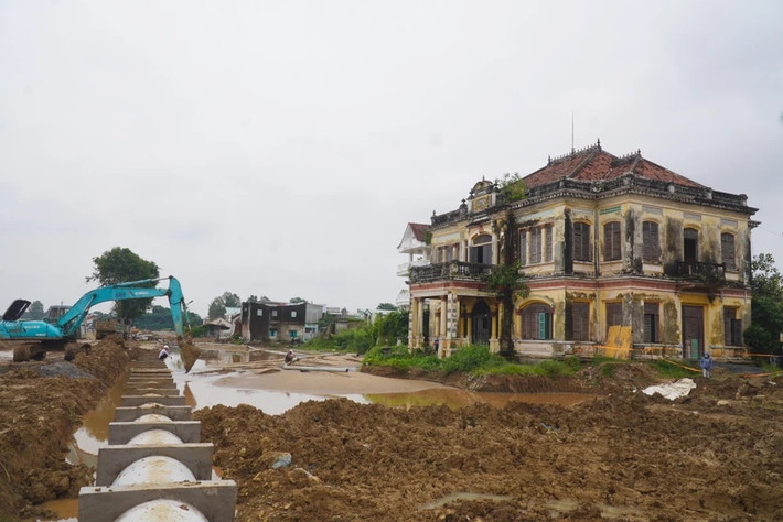 Ngôi biệt thự cổ của Đốc phủ sứ Võ Hà Thanh được xây dựng năm 1924, tại phường Bửu Long (TP Biên Hòa, tỉnh Đồng Nai) mang kiến trúc kiểu Phương Tây, có giá trị lịch sử. Ảnh: Plo