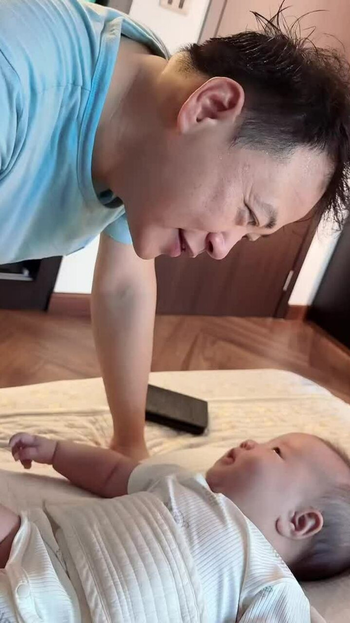 Với Shark Bình, chơi với các con là khoảng thời gian thư giãn nhất sau một ngày bận rộn. Ảnh chụp màn hình