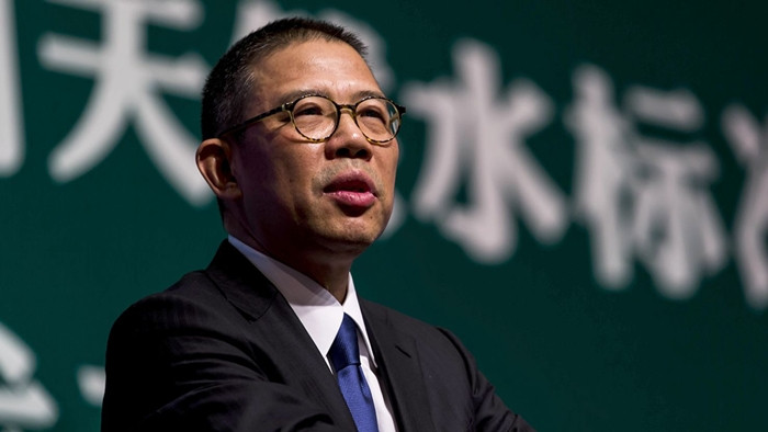 Theo bảng xếp hạng tỷ phú thời gian thực của Forbes, ông Zhong Shanshan hiện là người giàu nhất Trung Quốc với khối tài sản ròng 53 tỷ USD. Trước đó, vào tháng 12/2020, Zhong Shanshan từng vượt qua Jack Ma, vượt qua 2 tỷ phú đình đám Ấn Độ là Mukesh Ambani và Gautam Adani, đứng đầu danh sách những người giàu nhất châu Á. Ảnh: CNN