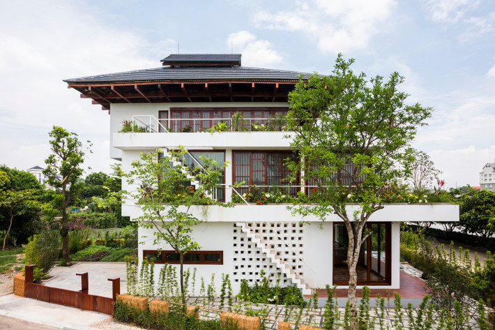 Cửa sổ thông gió này dự kiến sẽ có tác dụng thông gió từ tầng 2 và tầng 3 lên trên. Ảnh: Hiroyuki Oki