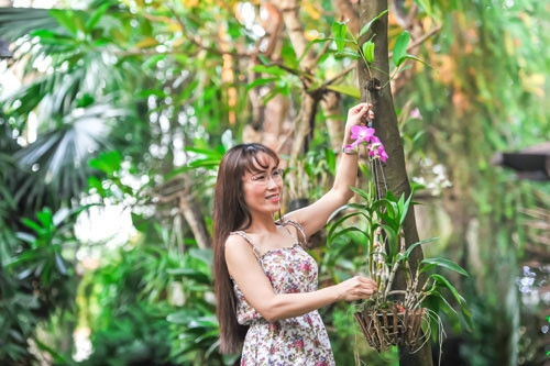 Thời trẻ nữ tỷ phú sở hữu mái tóc dài dịu dàng, gu thời trang trẻ trung và nụ cười luôn thường trực. Ảnh: Tuoitrethudo
