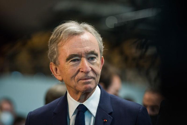 Tỷ phú Bernard Arnault - người đứng đầu đế chế hàng xa xỉ LVMH hiện sở hữu khối tài sản 174,5 tỷ USD, là người giàu thứ 4 thế giới (theo Forbes). Ảnh: Forbes