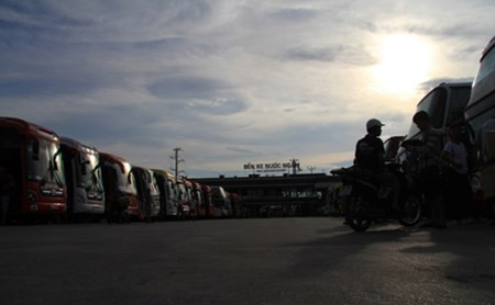 Là một bến xe hiện đại, nhưng bến xe Nước Ngầm đang không hoạt động hết công suất hiện có, gây lãng phí đầu tư.