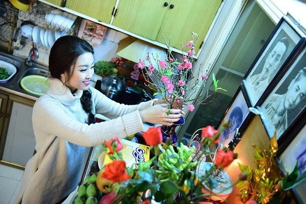 Sau nhiều năm đăng quang, Hoa hậu Đỗ Mỹ Linh vẫn sống cùng với bố mẹ trong một ngôi nhà tập thể nằm trên con phố Hàng Đào (Hà Nội). Ảnh: Pháp luật & bạn đọc
