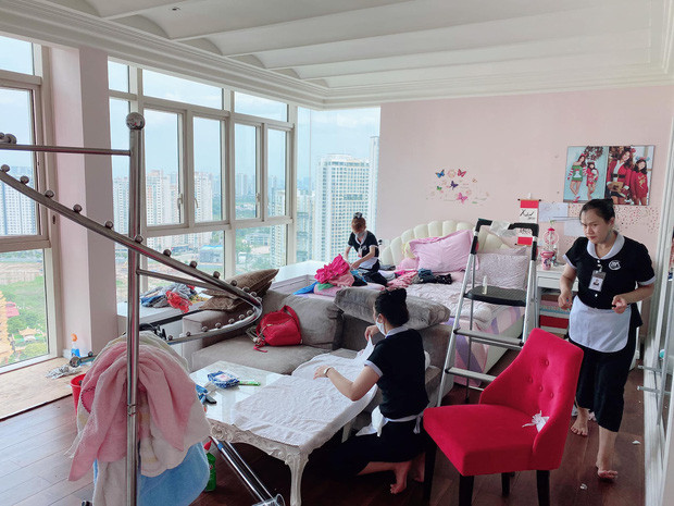 Phòng ngủ của con gái Bảo Tiên thiết kế dễ thương, nữ tính. Ảnh: FBNV