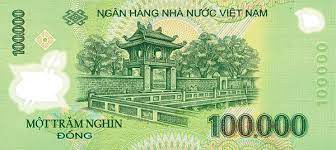Hình ảnh địa danh in trên tờ 100.000 đồng là Văn miếu Quốc Tử Giám ở Hà Nội. Tờ tiền này phát hành chính thức vào ngày 1/9/2004.