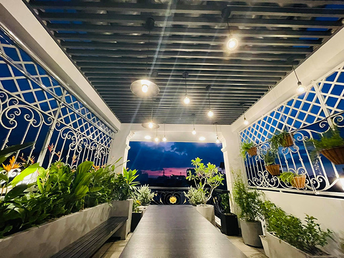Đặc biệt, Hồ Bích Trâm trồng nhiều loại cây trên sân thương. Ảnh: Ngoisao