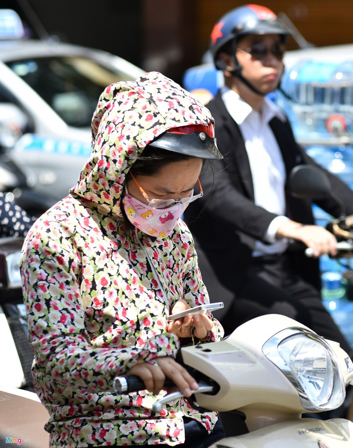 Mỗi ngày, trung bình mỗi người truy cập điện thoại 150 lần, mỗi lần cách nhau 6,5 phút. Người ta có thể sử dụng điện thoại ở bất cứ chỗ nào, thời gian nào như dừng đèn đỏ tại ngã tư.