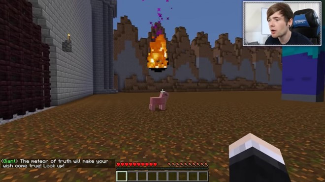 4. TheDiamondMinecart // DanTDM (7,5 tỷ lượt xem): Chủ nhân kênh này là Middleton, đến từ Anh quốc. Các video thể hiện lối chơi và thử thách trong Minecraft cũng như một số game trực tuyến miễn phí khác, kèm theo lời bình luận hài hước của anh chàng.