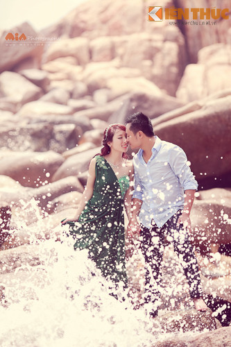 Miêu và Sói là tên thân mật mà hai bạn gọi nhau. Lần đầu tiên gặp mặt là ngày Miêu lên Hà Nội theo học Đại học. Cũng hơn một năm sau, bạn Sói quyết định tỏ tình và vỡ òa trong hạnh phúc khi cô bé Miêu cũng đã yêu mình tự lúc nào và chuyện tình Yahoo của cặp đôi này bắt đầu như vậy.