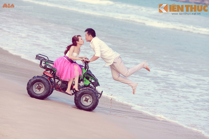 Yêu nhau hơn 4 năm, cuối cùng tình yêu đó cũng đến ngày đơm quả ngọt . Miêu và Sói đã quyết định chọn Nha Trang – Đà Lạt là nơi lưu giữ khoảnh khắc tuyệt đẹp cho album ảnh cưới, cũng là chuyến đi tìm lại kỷ niệm tình yêu của hai bạn nơi đây.