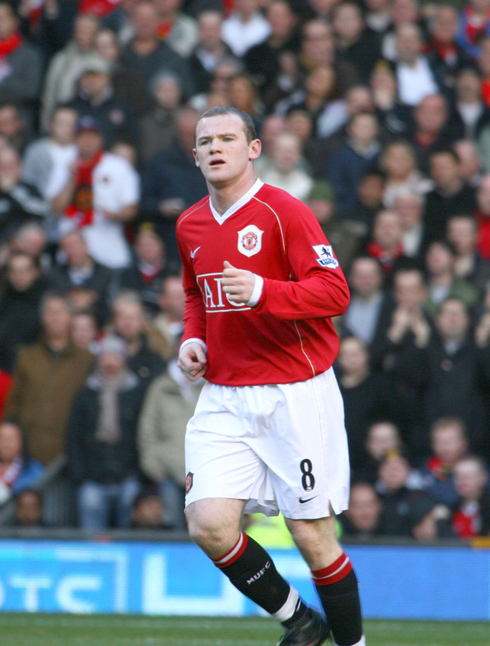 Wayne Rooney từng là một tài năng trẻ của bóng đá Anh và việc anh cán cột mốc 50 bàn tại Ngoại hạng Anh khi còn rất trẻ là một điều dễ hiểu.