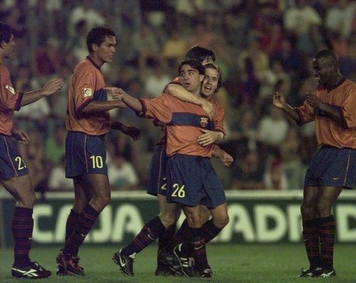 Ngày 20/12/1998, Xavi đặt dấu ấn đầu tiên cho thời gian thành công của mình tại Barca bằng bàn thắng vào lưới của Real Sociedad. Chính nhờ bàn thắng của Xavi, Barca đã có chiến thắng 1-0 và giành trọn ba điểm.