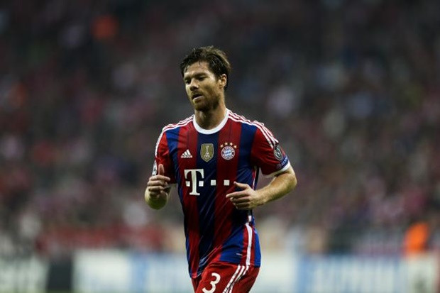 Alonso đóng vai trò quan trọng trong sơ đồ chiến thuật của HLV Pep trong thời gian qua nhưng điều rất lạ đó là phía ban lãnh đạo của CLB Bayern Munich vẫn chưa hề đả động gì đến chuyện gia hạn dù hợp đồng của tuyển thủ người Tây Ban Nha này chỉ còn tính bằng tháng.